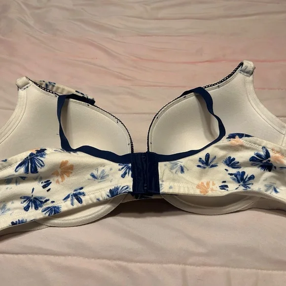 Cacique White and Navy 42C Bra with Floral Design - Picture 2 of 4